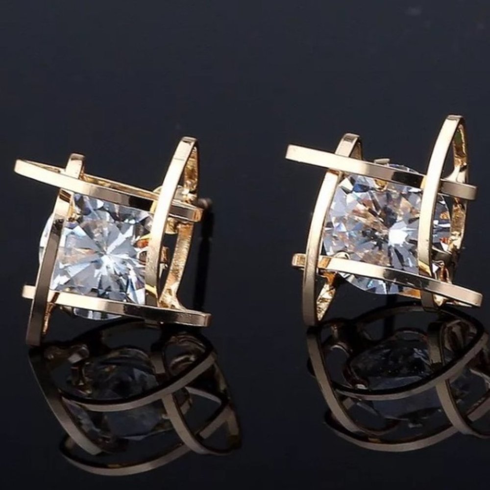 Gorgeous Square Zircon Stud Earrings - Picture 2 of 9